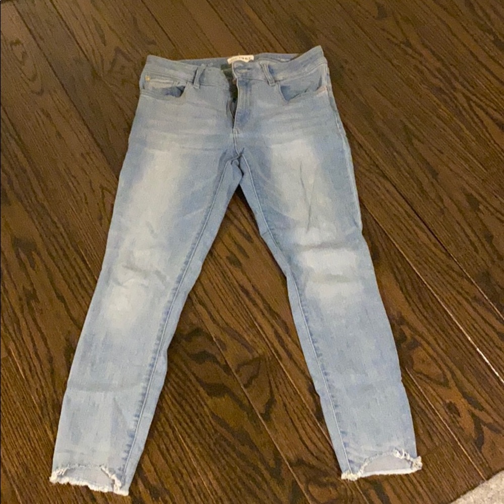 DL1961 barely worn jeans